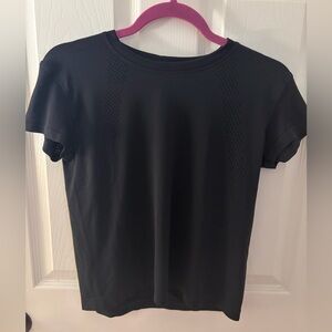 Lululemon tee
